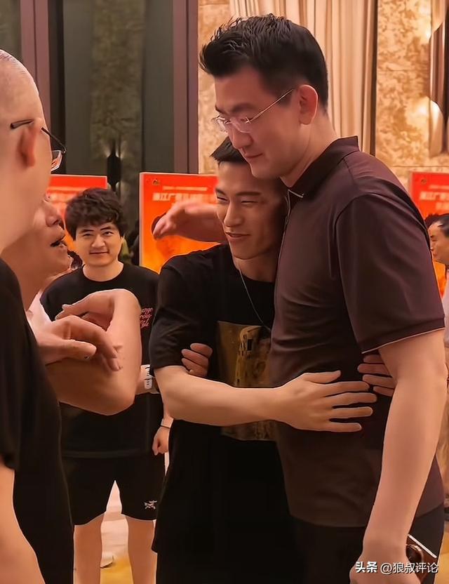球盟会体育拉塞尔夺加泰排位赛杆位