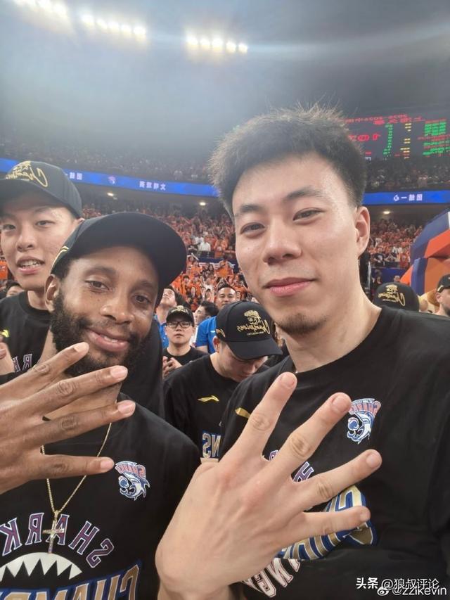 球盟会体育布伦森独扛45分!尼克斯时隔53年再捧NBA总冠军奖杯