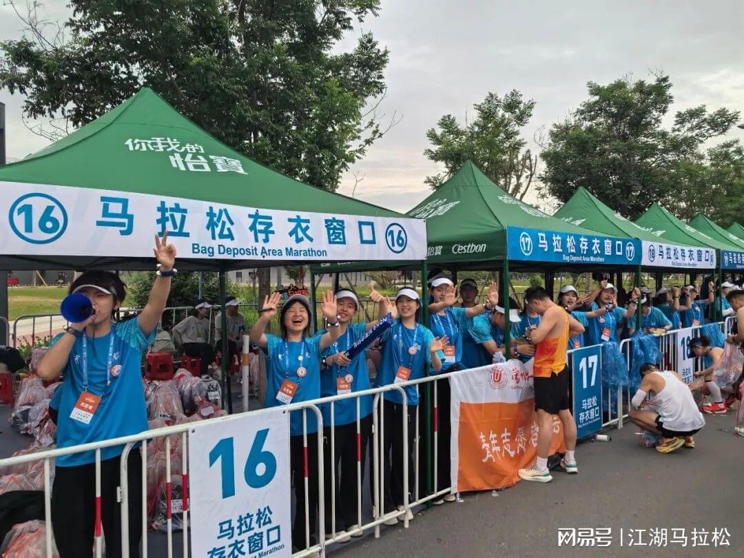 从蓝领到明星,阿奴诺比在总决赛舞台完成蜕变