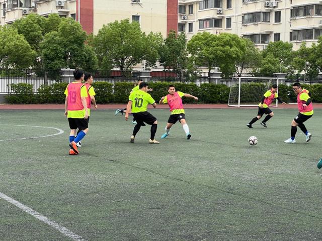 湖人计划送两将 腾空间留里夫斯