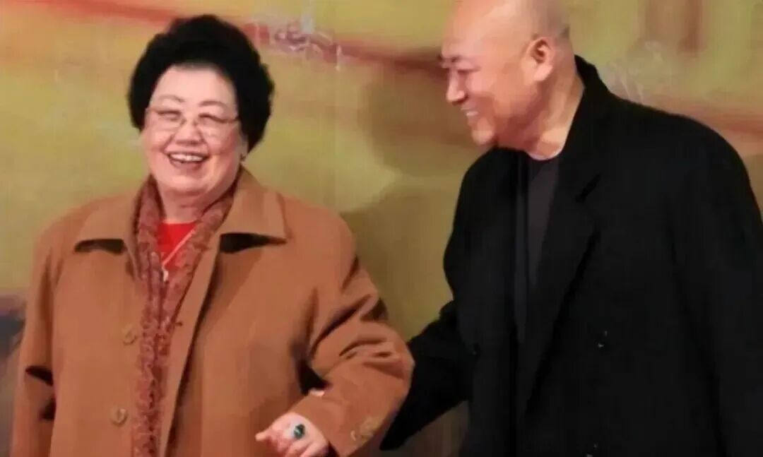 球盟会体育-36岁汤普森跌至生涯冰点,独行侠扶正状元马上送客,3支争冠球队已列抢人清单