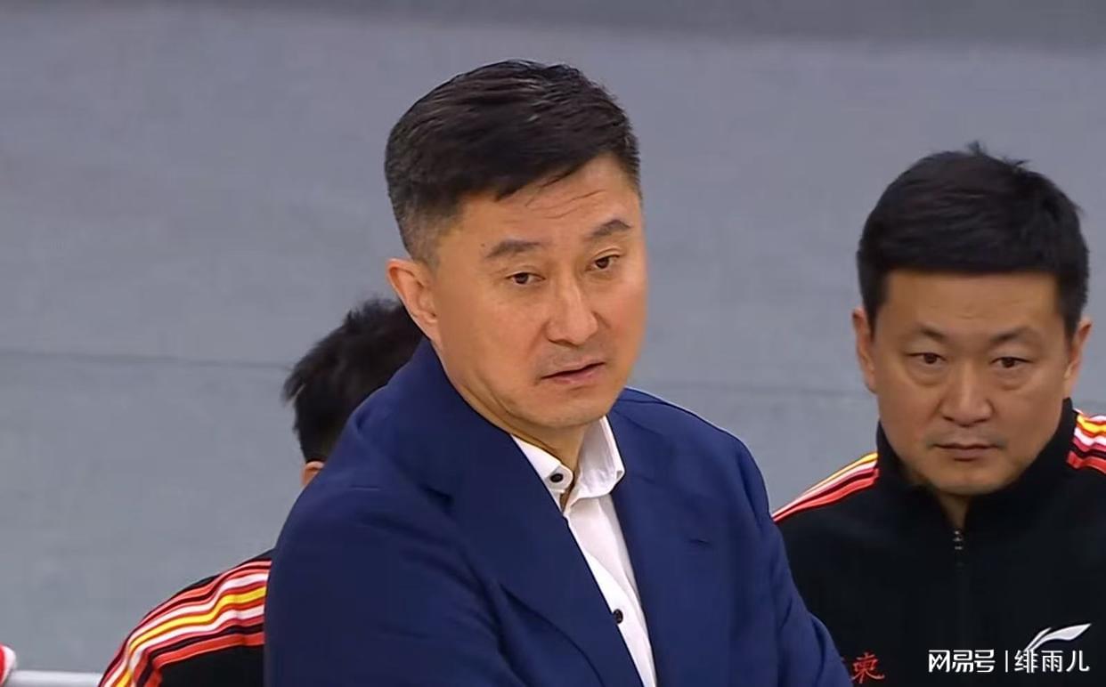 球盟会体育本·斯蒂勒输球后烧衣服,尼克斯第四场29分逆转