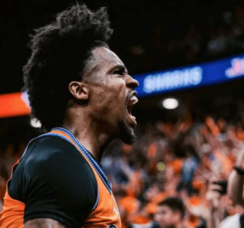 NBA总决赛战报：福克斯一级恶犯！马刺16分优势变3分，卡斯尔7中0