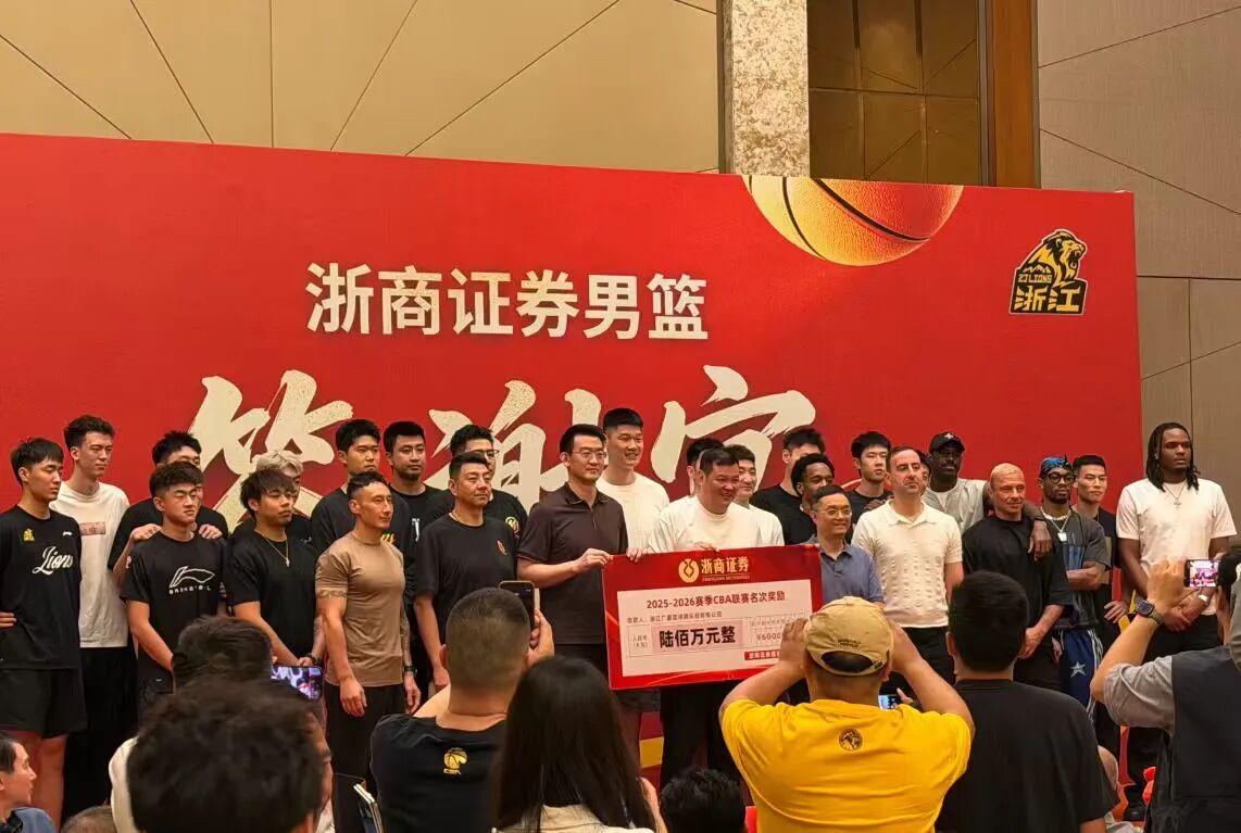 球盟会体育国王两年合同续约内线大将，他在本赛季的表现得到了充分地认可？