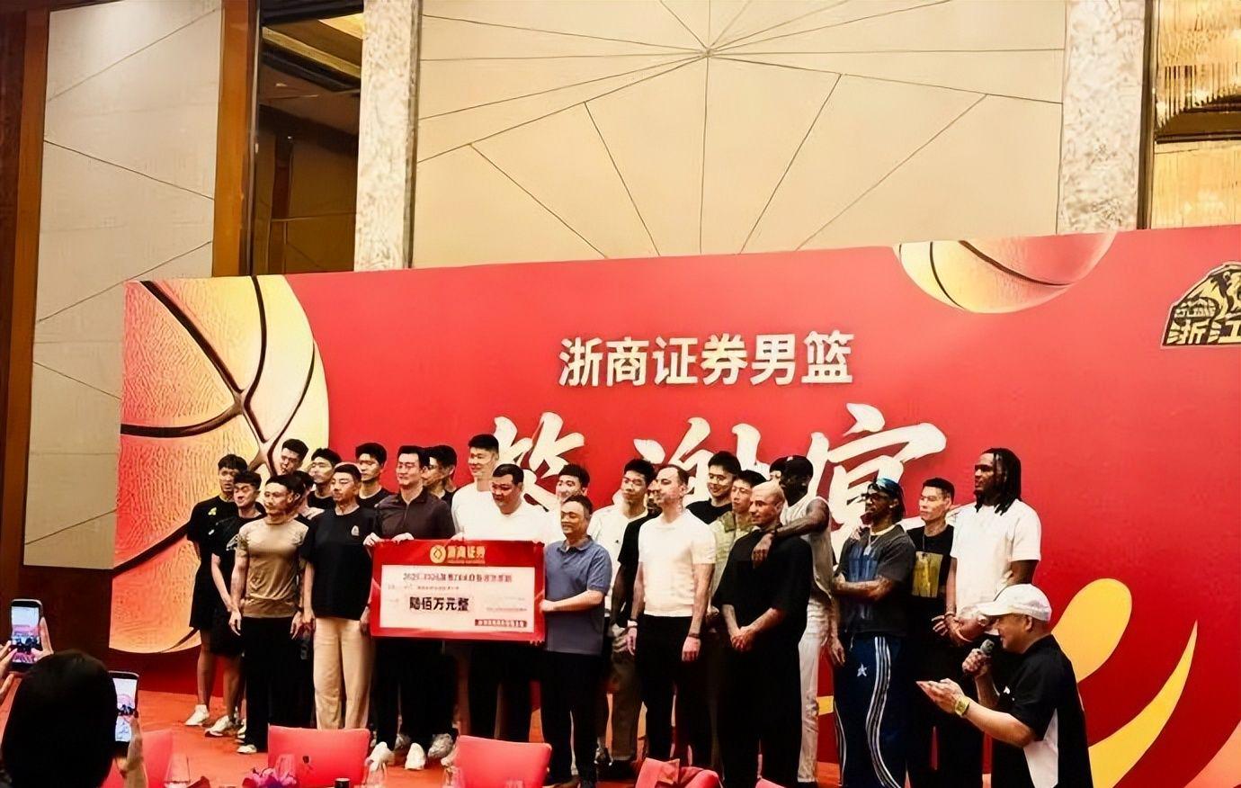 球盟会体育雄鹿教练组再添两员大将