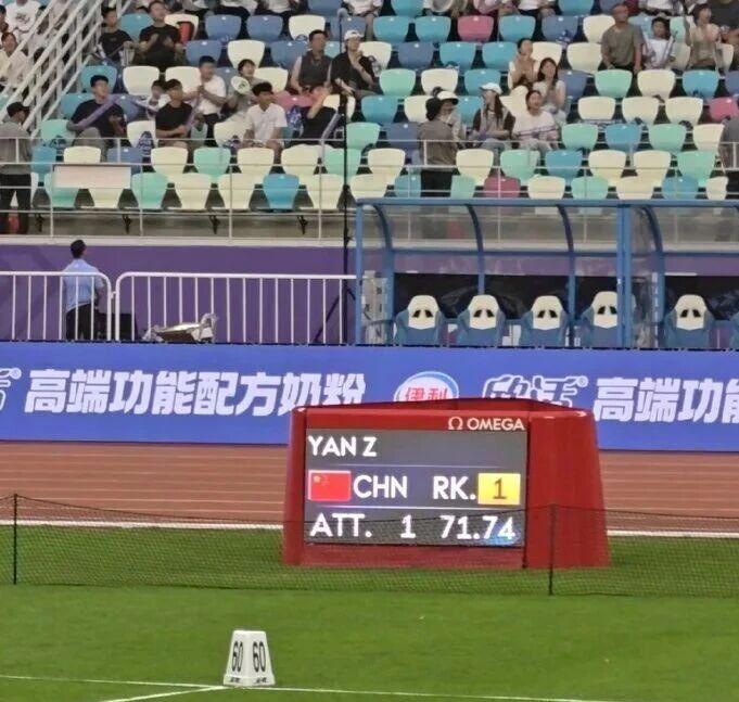 脸都打肿了!西班牙亿元锋线,被 40 岁葡乙老门将零封了!